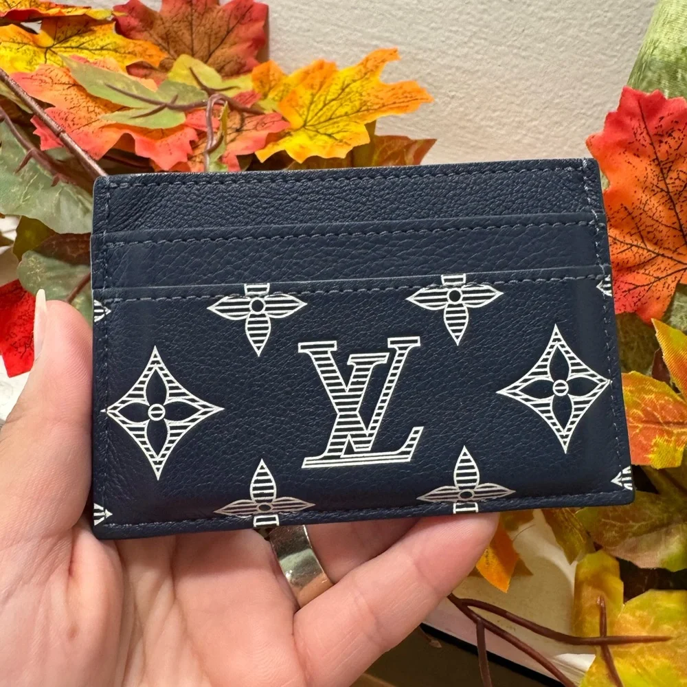 ONE DAY SALE✨ Louis Vuitton Dark Blue Monogram shadow double Card Holder
